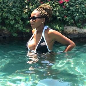 Meet your Posher, Cierra